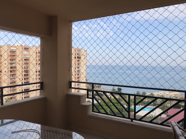 Havuz ve Sahil Cepheli Daire Balkon Filesi